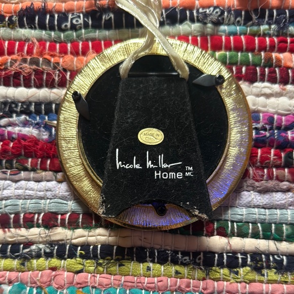 Nicole Miller Gold and Cream Pearl Picture Frame - Picture 2 of 4